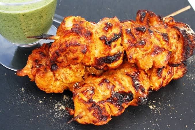 Grilled tandoori spiced boneless 
chicken