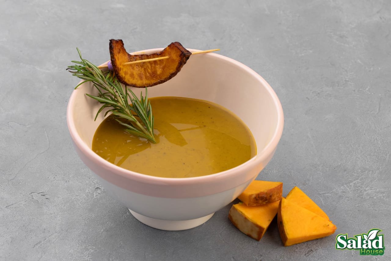 Roasted garlic touched 
pumpkin soup